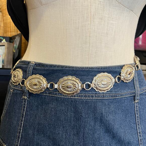 Western Vintage 90s Silver Concho Chain Link Belt Size Medium - Picture 3 of 10